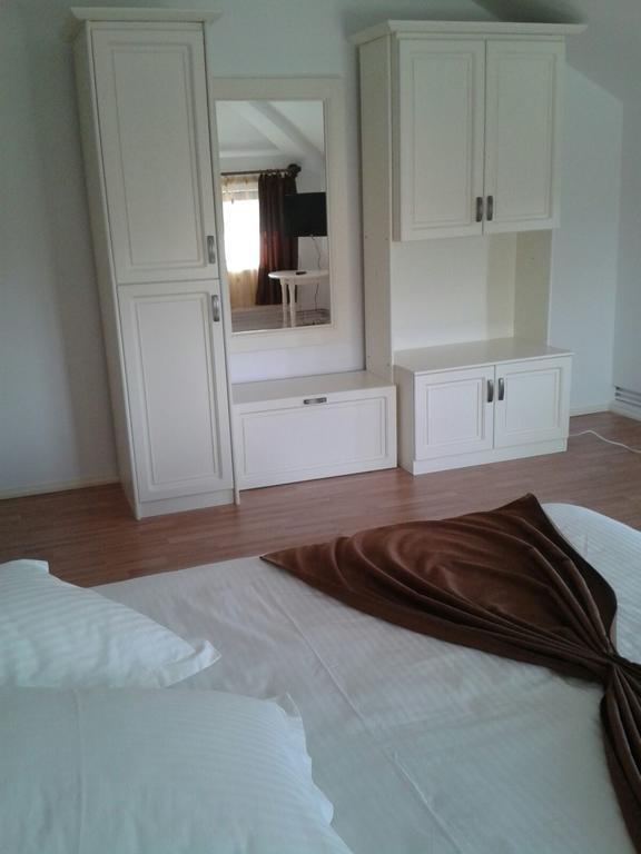 Casa Craiova Nuova Hotell Exteriör bild
