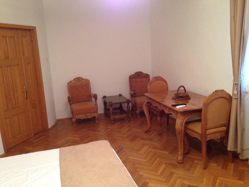 Casa Craiova Nuova Hotell Exteriör bild