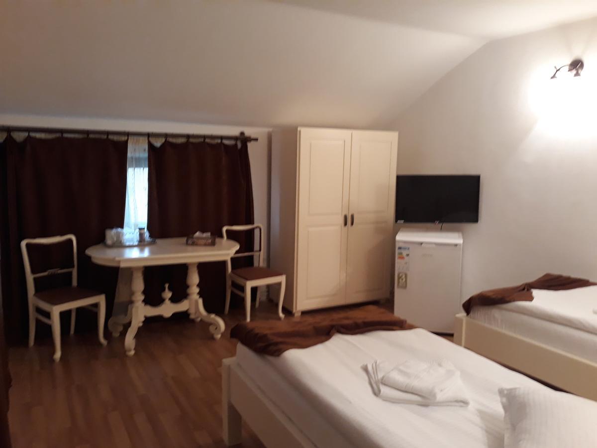 Casa Craiova Nuova Hotell Exteriör bild